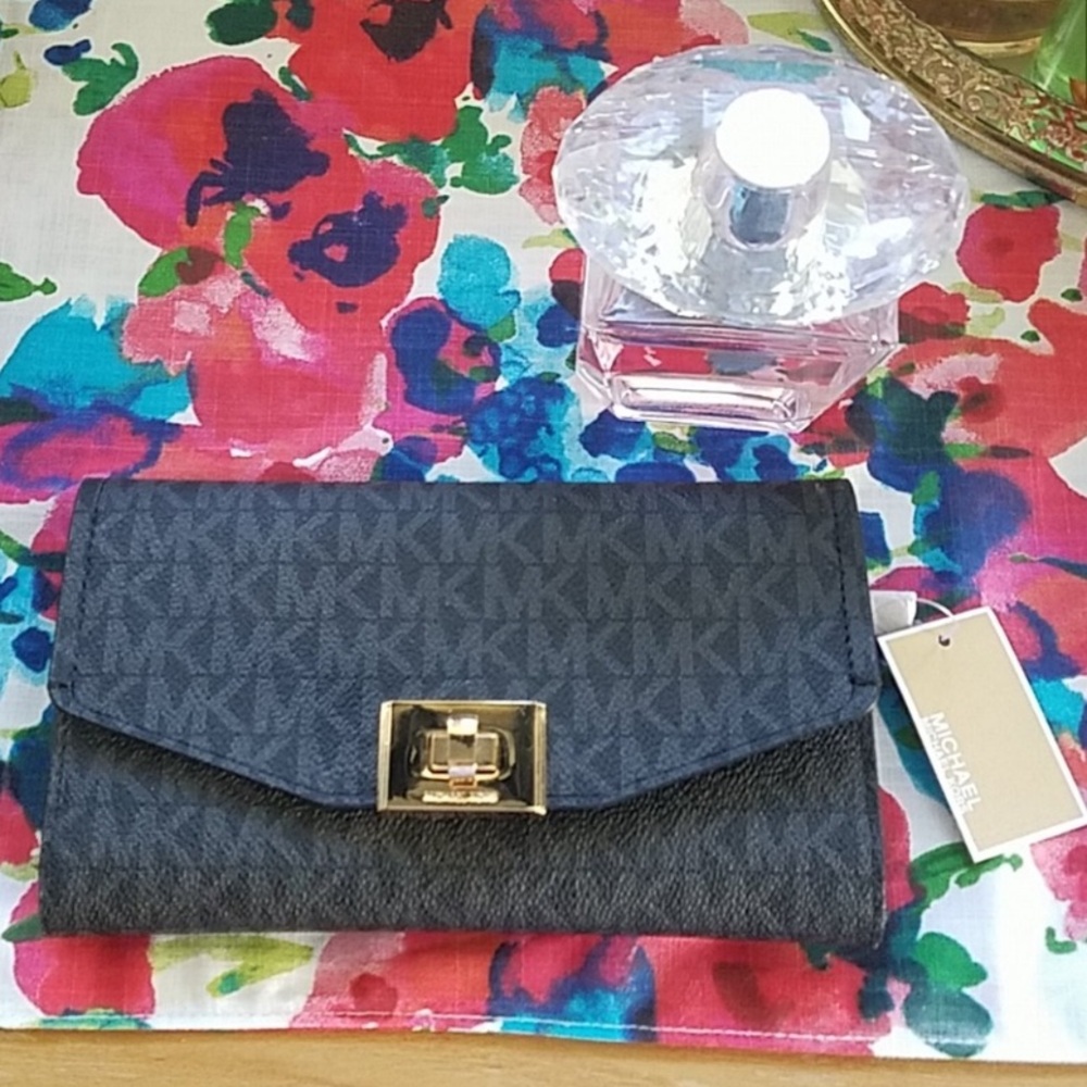Michael kors Cassie wallet NWT